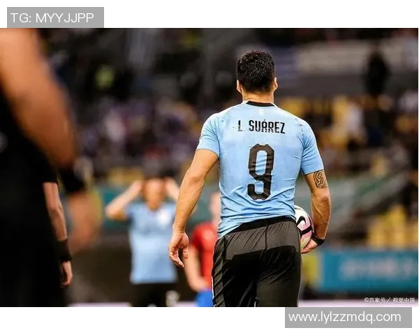 巴萨前锋苏亚雷斯重返训练,或将提前复出助球队争冠 巴萨前锋苏亚雷斯重返训练,或将提前复出助球队争冠