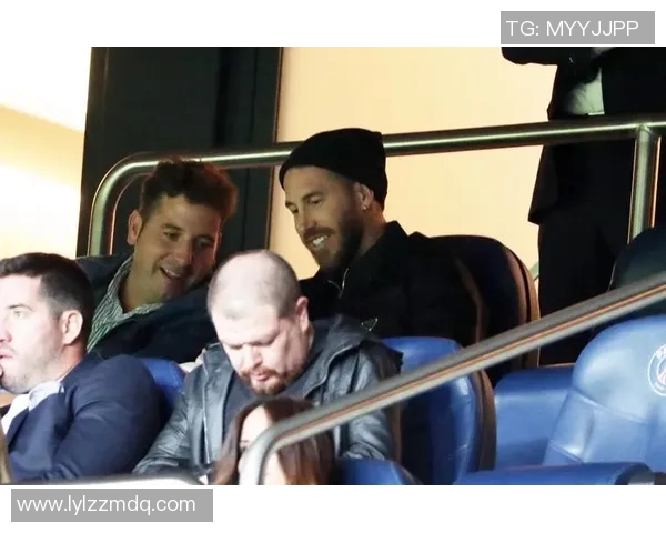 拜仁客场大胜斥巴黎争议榜首坐稳