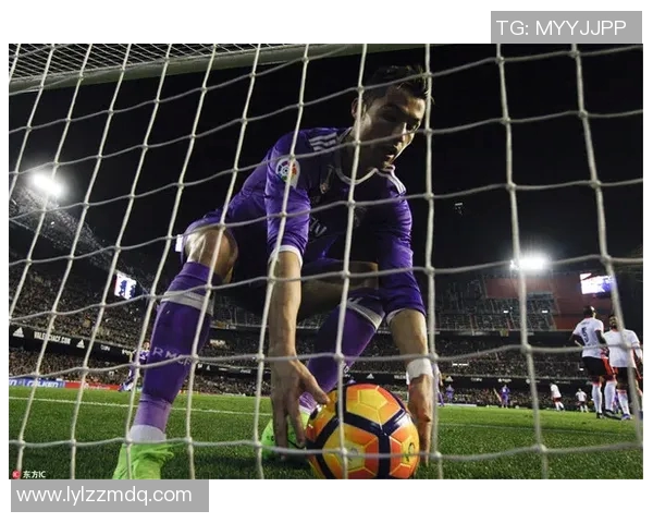 皇马主场2-0战胜瓦伦西亚，卢卡斯贡献绝杀进球——探讨胜利背后的故事