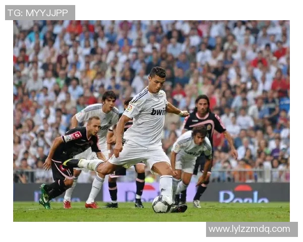 皇马老将双棒破门，克里斯蒂亚诺低调送祝福